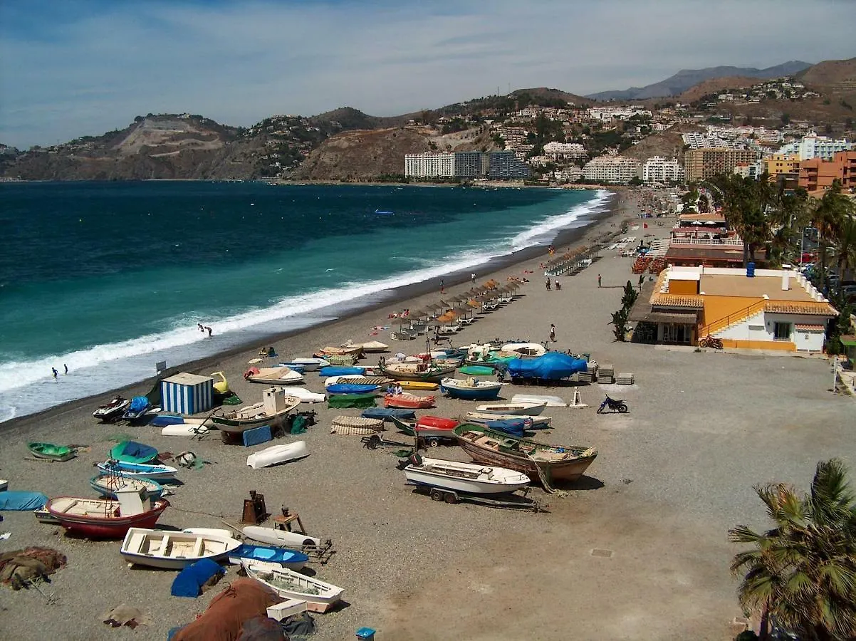 Nice Seafront Apartment location